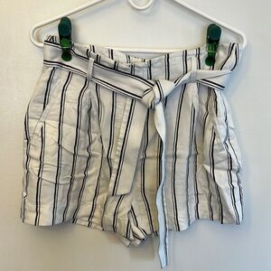 The White Company White Label Women’s Shorts White/Black Size 8